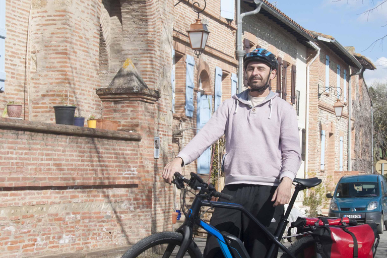 Scenic E-Bike Ride to a Hilltop Village from Toulouse