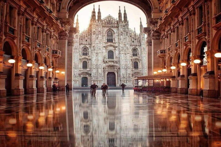 Milano: Luxury Duomo Fast-Track Entry with Lift to Terraces