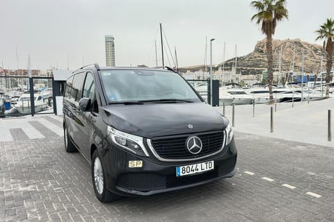 Benidorm: Alicante Airport Private Transfer by Premium car