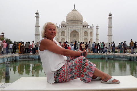 Vanuit Delhi: Agra op dezelfde dag met de snelste trein van IndiaTour vanuit Delhi: 1e klas treinbus, chauffeur &amp; gids