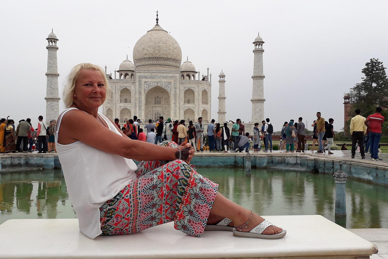 Vanuit Delhi: Agra op dezelfde dag met de snelste trein van IndiaTour vanuit Delhi: 1e klas treinbus, chauffeur &amp; gids