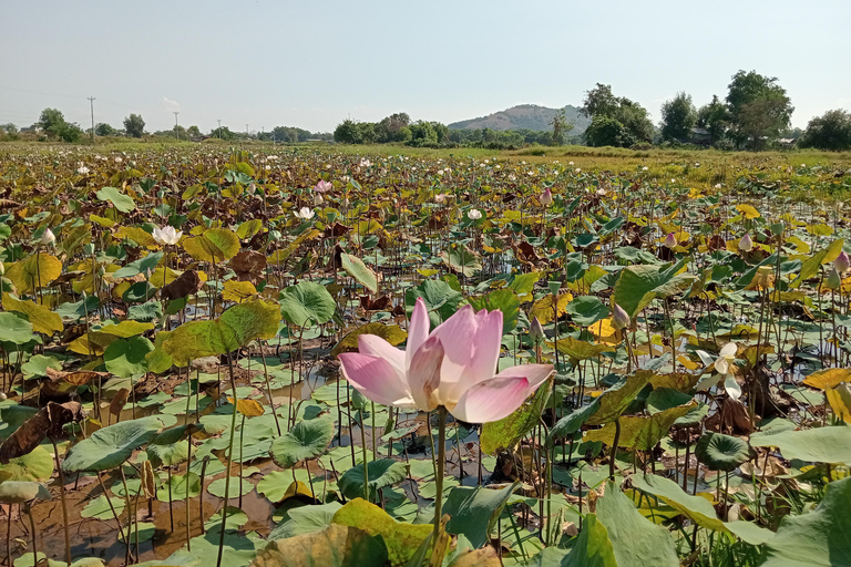 Siem Reap: Tonle Sap Lake & Floating Village Tour Tour in a Tuk Tuk