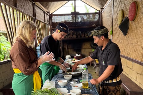 Bali: Munduk Shared Balinese Cooking Class Experience