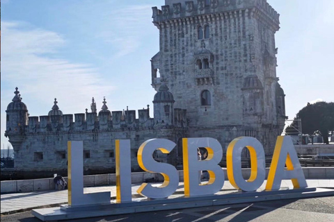 Lisbon: Guided Tuk Tuk Tour with Local Guide