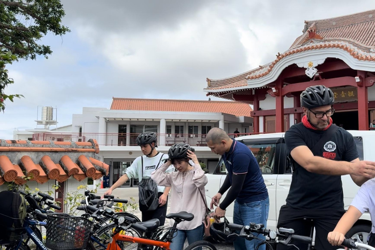 Naha: Tour guidato in bicicletta elettrica dei 12 templi dello zodiaco