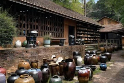 Descobre Chiang Rai: templos, arte e natureza cénicaDiscover Chiang Rai: Temples, Art, and Scenic Nature