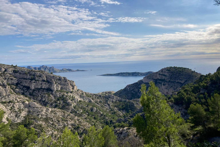 Calanques Ridge Trek with Panoramic Mediterranean Views
