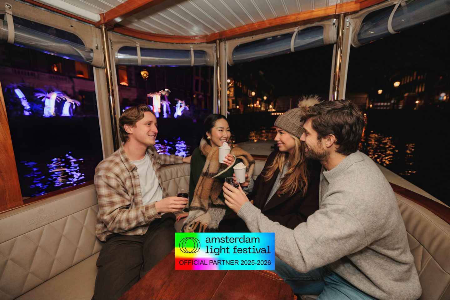 Amsterdam: Light Festival Heated Cruise + Hot Choco + Snack