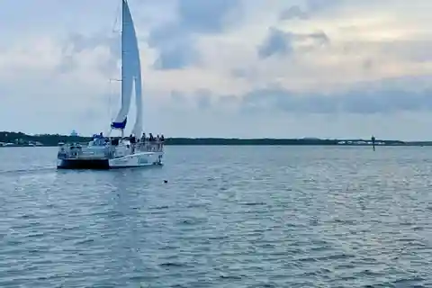 Orange Beach: Sun and Sailing Cruise aboard Catamaran