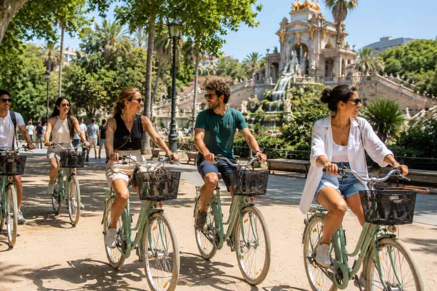 Fahrradtour durch Barcelona: Alle Highlights, null Stress. Foto: GetYourGuide Fahrradtour durch Barcelona: Alle Highlights, null Stress. Foto: GetYourGuide