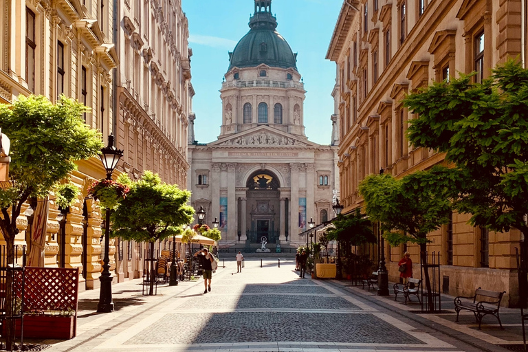 Passeio turístico clássico pela cidade de Budapeste em jipe russo