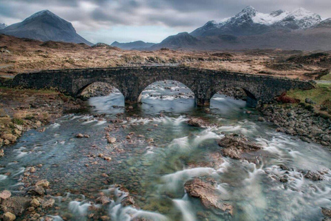 Jednodniowa wycieczka z przewodnikiem po zabytkach i zachodnim wybrzeżu Isle of Skye