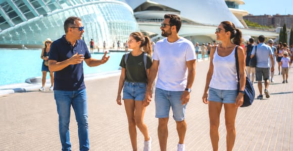 Valencia: Art Nouveau Private Tour with Oceanográfic Option