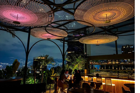 麦德林之夜：美食、文化和城市灯光