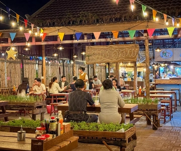 Siem Reap: Street Food Experience by Tuk-Tuk