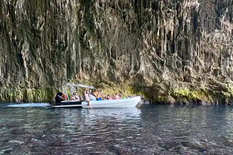 Vlorë: Haxhi Ali Höhle, und Karaburun Bootstour
