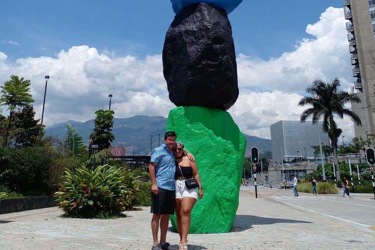 Medellin: Pablo Escobar y City Tour privado. 2 tours en 1 Medellin: pablo escobar y city tour privado. 2 tours en 1