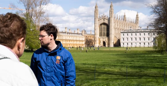 Cambridge: Von Alumni geführte Tour & Punt mit Option für das King's College
