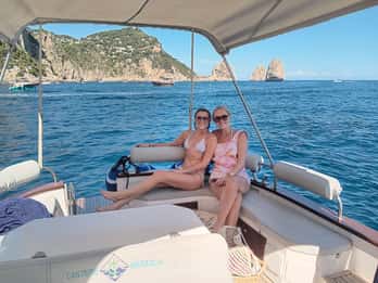 Excursão de 1 dia em barco privado a Capri a partir de Praiano