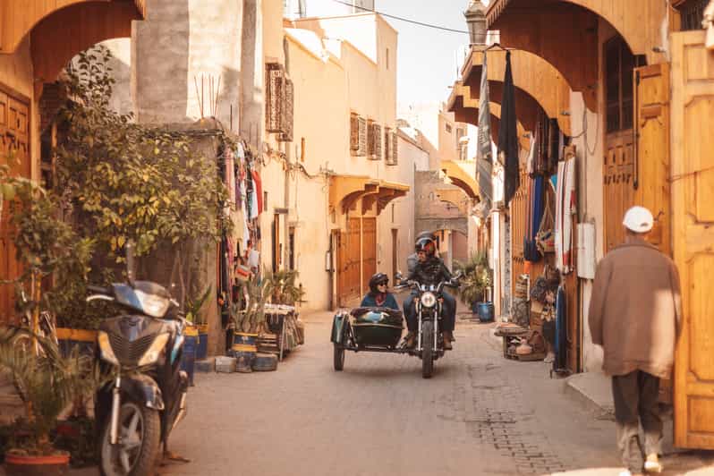 Les joyaux cachés de Marrakech : visite guidée vintage en side-car d'une heure et demie - medina