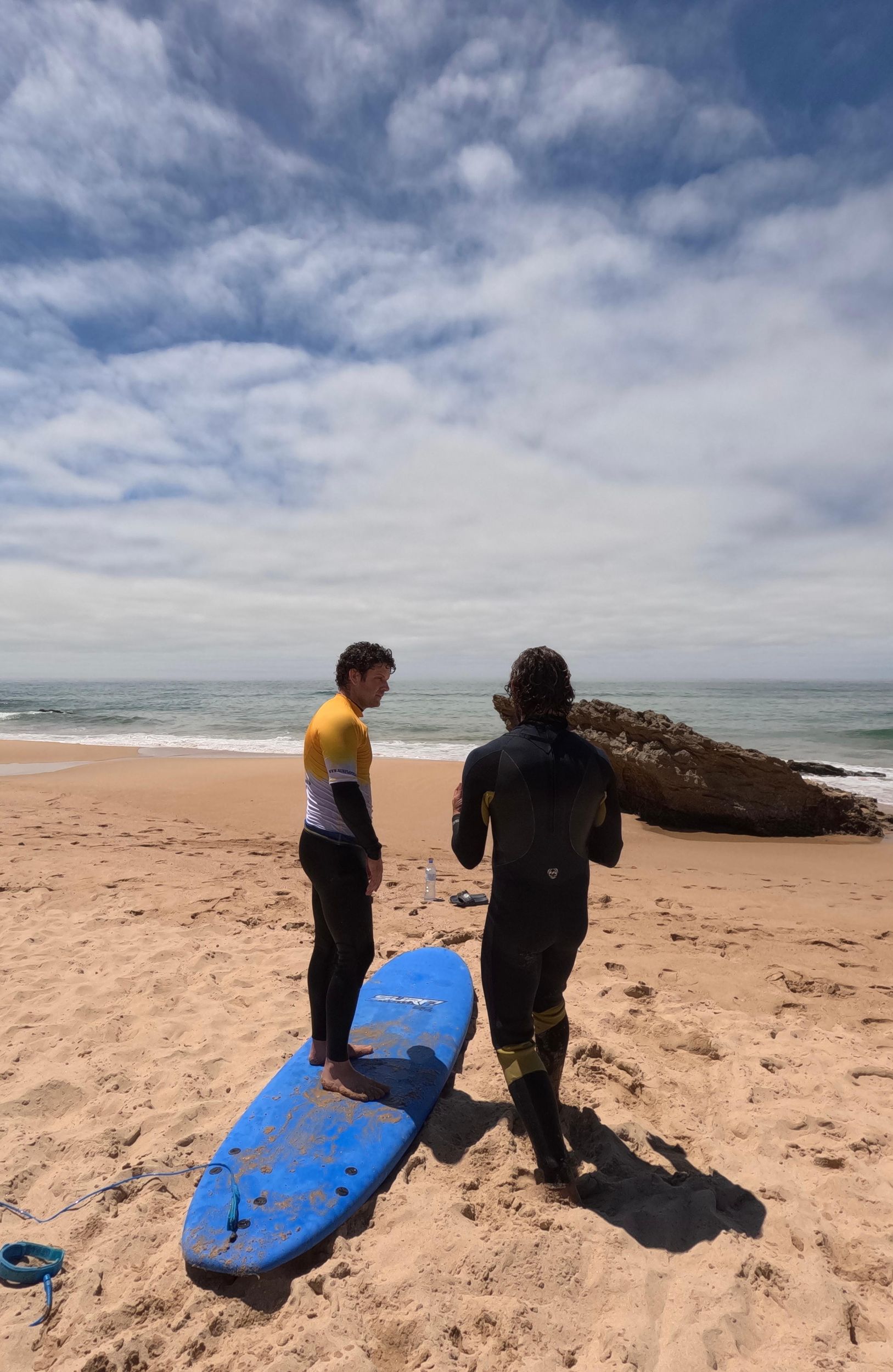 Lissabon-Cascais: Privater Surfkurs für 2 Personen, alle Niveaus