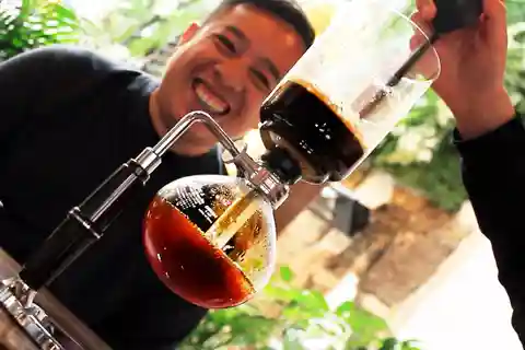 Bogotá: Tour pela Candelária com oficina de cacau e café