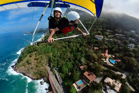 Rio de Janeiro: Unforgettable Hang Gliding Experience