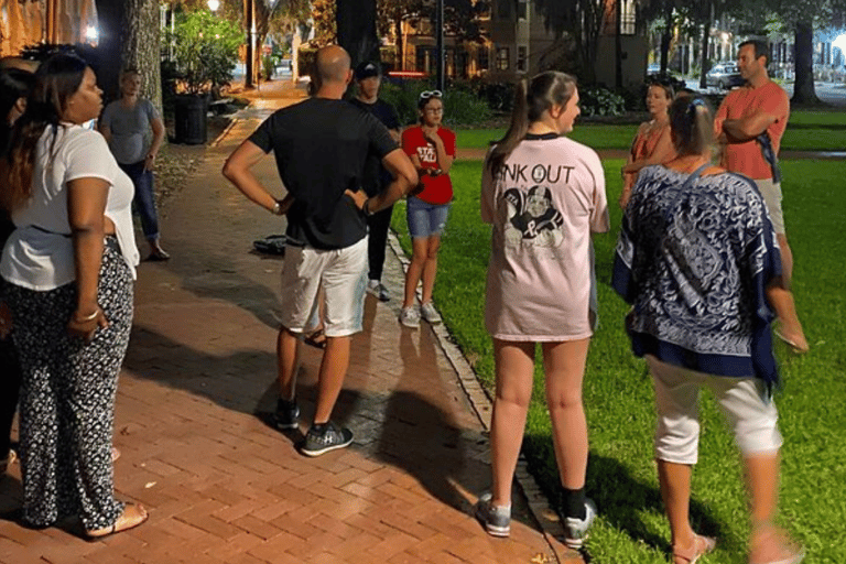 Savannah Haunted Pub Crawl-Walking Tour Historic District