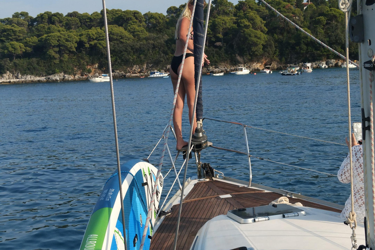 دوبروفنيك - جولة خاصة لمدة نصف يوم بالقارب الشراعي إلى جزر إلافيتي