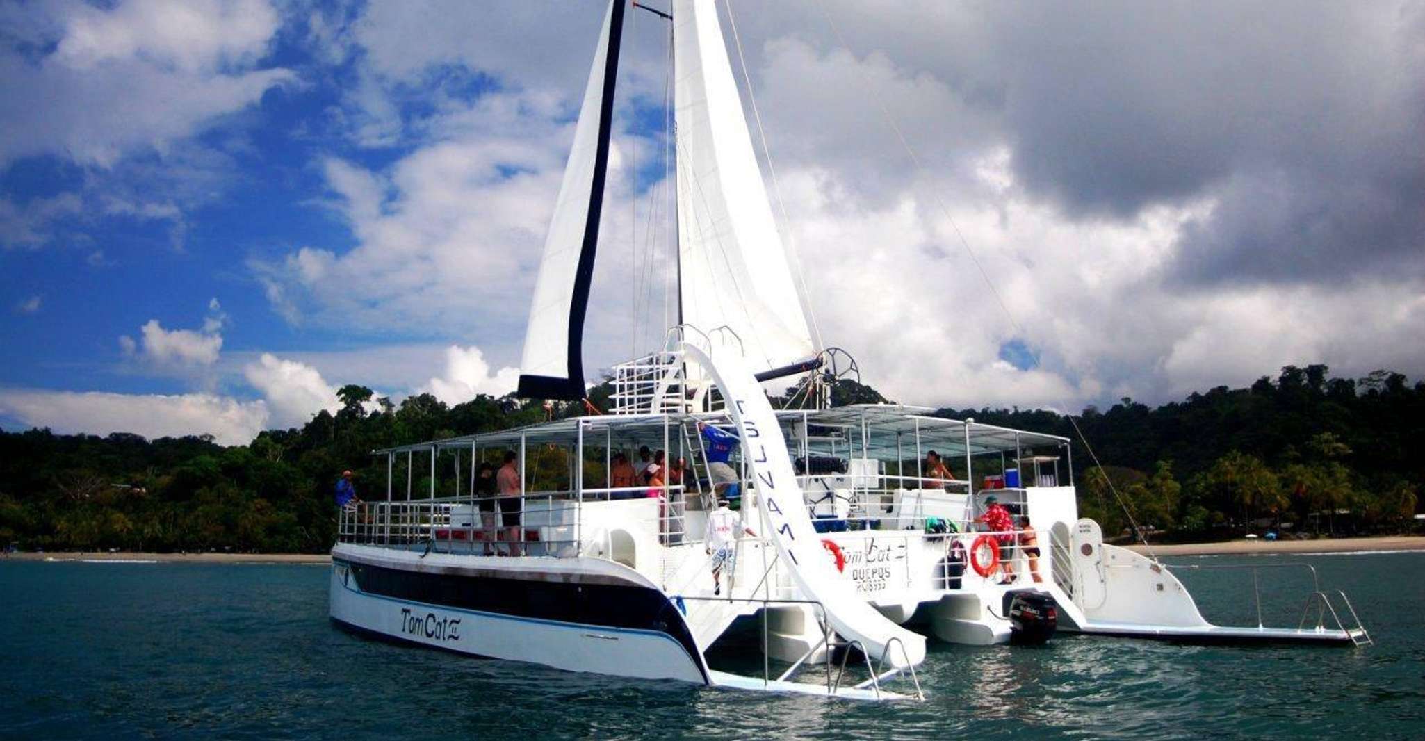 Catamaran Tour - Hizvo