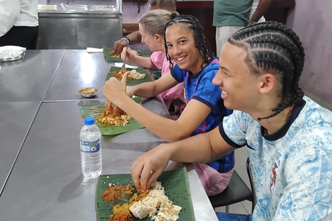 Colombo Foods Tour by Tuk Tuk ( Food chargers included )