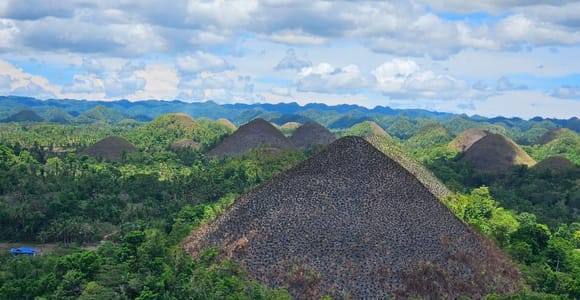 Sardines, chocolate hills, tarsiers, ATV,floating restaurant