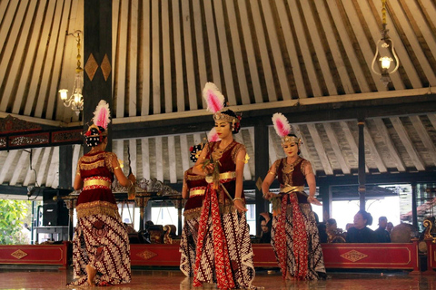 Visite à pied de Kraton et Taman Sari, avec atelier batik en optionKraton et Taman Sari