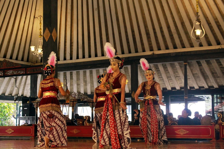 Visite à pied de Kraton et Taman Sari, avec atelier batik en optionKraton et Taman Sari
