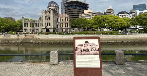 Hiroshima; Hiroshima Peace Memorial Museum und Schloss Tour