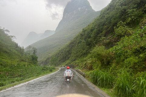 Från Hanoi: 4-dagars Ha Giang Loop Car Tour Plus redigerad video