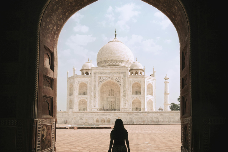 From Delhi: Taj Mahal Sunrise, Agra Fort & Akbar’s Tomb Tour Private Live Tour Guide only