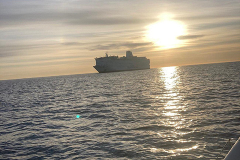 Alicante: Private Yacht Cruise with Drinks