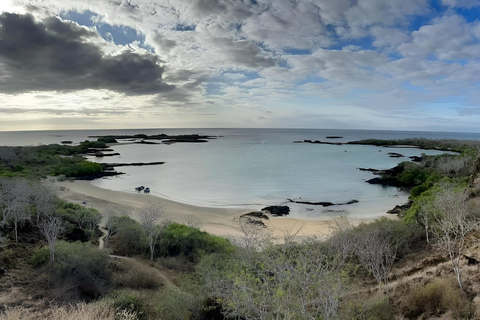 Île de Floreana : excursion d&#039;une journée aux Galápagos avec les Îles Enchantées