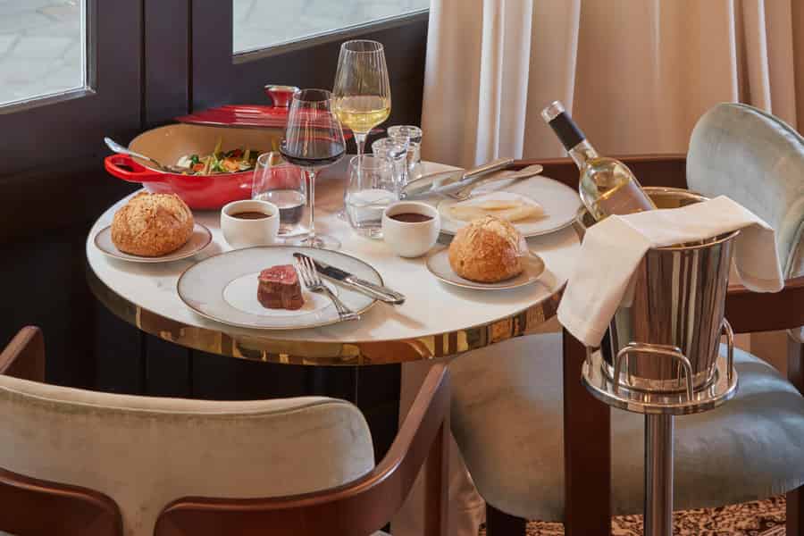 Mittagessen und Eintritt zum Schloss Versailles für 2 Personen. Foto: GetYourGuide