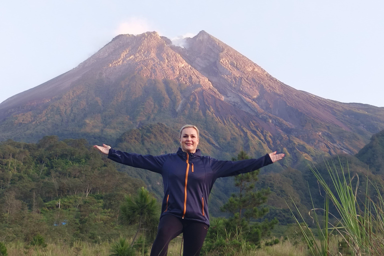 Yogyakarta : viaje al amanecer del merapi, jomblang y cuevas de pindulesta opción no incluye las entradas a las atracciones