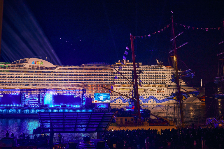 Hambourg : Spectacle de lumières et de feux d&#039;artifice de l&#039;anniversaire du port à partir d&#039;un bateauExpérience des barges