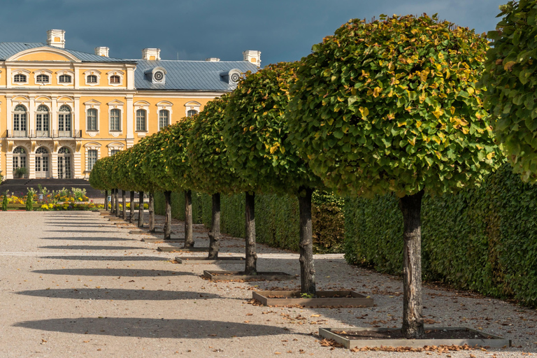 From Riga: Guided Day Tour to Rundale Palace & Bauska Castle