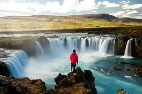 From Akureyri: Goðafoss Waterfall Tour with Port Pickup