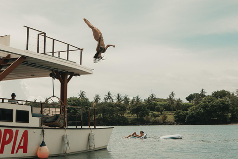 Nusa Lembongan: 4-in-1 Half-Day Catamaran Snorkeling Cruise Sunset Snorkel Cruise with Snacks & Dinner