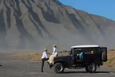 FROM SURABAYA: MOUNT BROMO, TUMPAK SEWU, RAFTING TOUR 3D2N