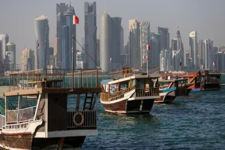 Stadsutflykt i Doha och åktur med traditionell Dhow-båt i träStadsutflykt i Doha och båtresa med traditionell Dhow i trä