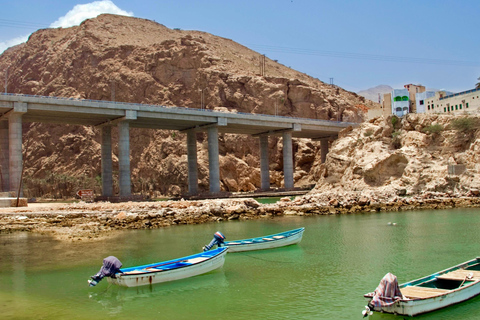 Full Day Group Tour in Wadi Shab