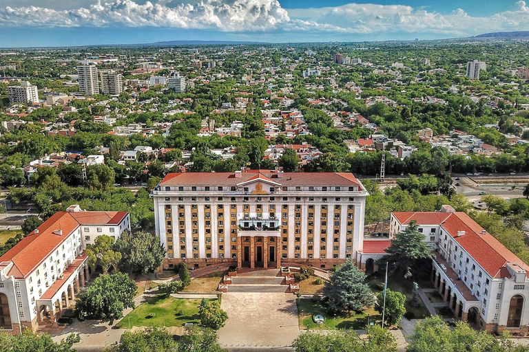 Tour a piedi guidato privato del centro storico di Mendoza2 ore: Tour della città vecchia