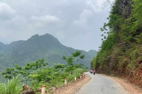 Von Hanoi aus: 4-tägige Ha Giang Loop Car Tour plus Videoschnitt